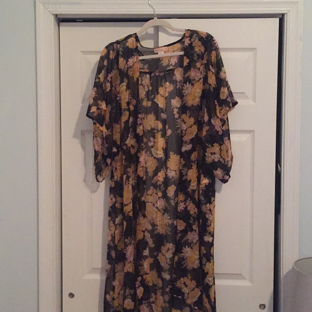Black floral sheer kimono